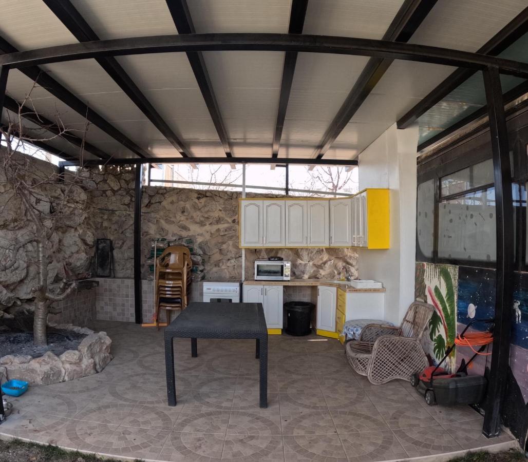 The Bus Apartment Majdal Shams Bagian luar foto